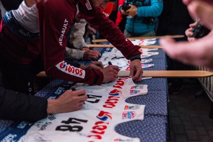 Ceremonia wręczenia numerów startowych